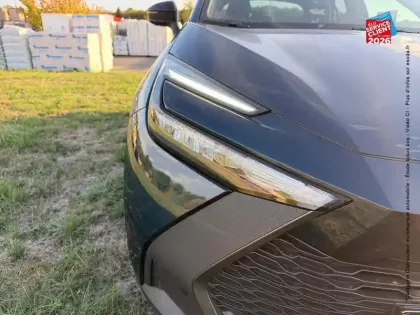 Photo 12 Toyota C-HR  1.8 Hybride 140ch Design NG23