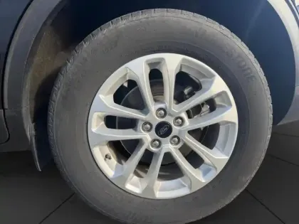Photo 10 Ford Kuga  2.5 Duratec 180ch Hybrid FlexiFuel Titanium Business Powershift