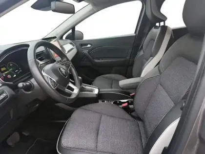 Photo 8 Renault Captur  1.6 E-Tech hybride 145ch Techno