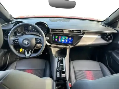 Photo 12 Alfa Romeo Junior  1.2 Ibrida 136ch Premium DCT6