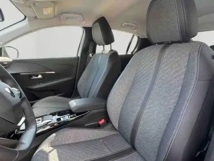Photo 10 Peugeot 208  1.2 Hybrid 110ch Allure e-DCS6