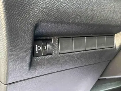 Photo 14 Peugeot 208  1.2 Hybrid 110ch Allure e-DCS6