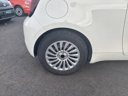Photo 22 Fiat 500  e 95ch MY23 BERLINE 23.8 KWH