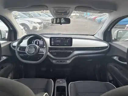 Photo 57 Fiat 500  e 95ch MY23 BERLINE 23.8 KWH
