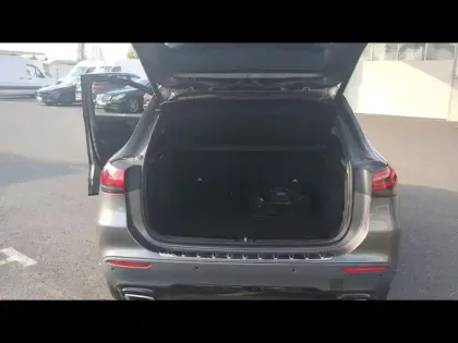 Photo 8 Mercedes GLA  250 e 160+102ch Progressive Line 8G-DCT
