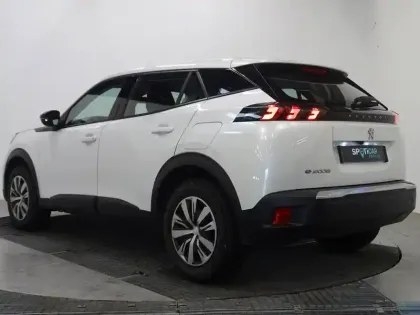 Photo 8 Peugeot 2008  e- 136ch Style