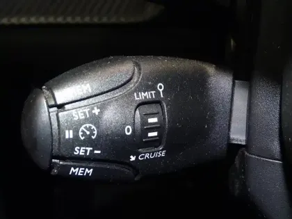 Photo 14 Peugeot 2008  e- 136ch Style