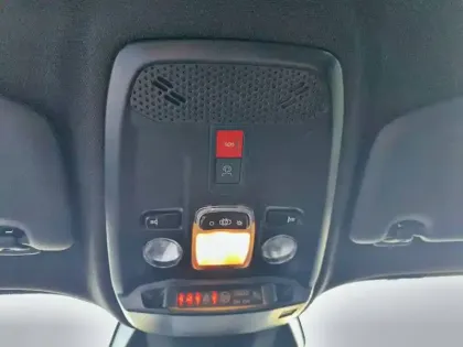 Photo 18 Peugeot 2008  Hybrid 110 ch e-DCS6