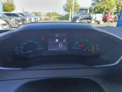 Photo 9 Peugeot 2008  Hybrid 110 ch e-DCS6