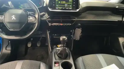Photo 20 Peugeot 2008  PureTech 100 S&S BVM6