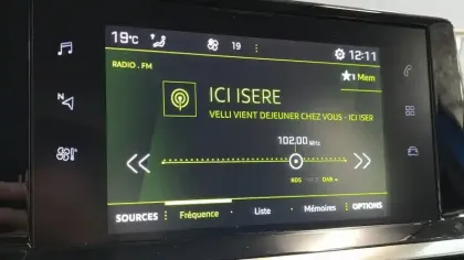 Photo 13 Peugeot 2008  PureTech 100 S&S BVM6