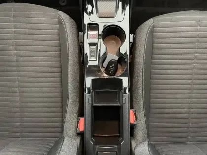 Photo 30 Peugeot 208  Electrique 50 kWh 136ch