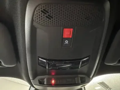 Photo 30 Peugeot 2008  Hybrid 145 ch e-DCS6