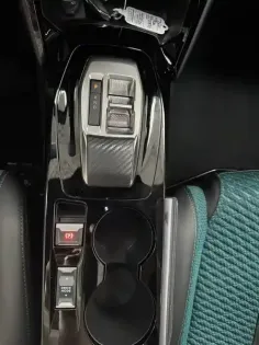 Photo 9 Peugeot 2008  Hybrid 145 ch e-DCS6