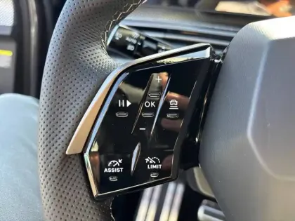 Photo 14 Peugeot 5008  Hybrid 145 ch e-DCS6