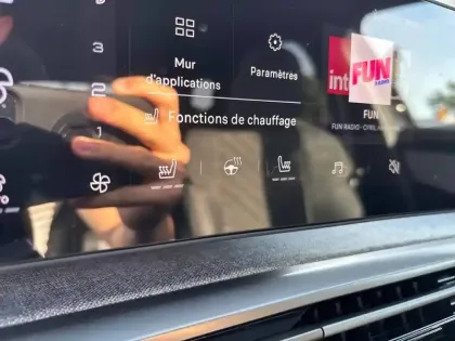 Photo 18 Peugeot 5008  Hybrid 145 ch e-DCS6