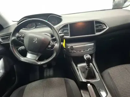 Photo 32 Peugeot 308  BlueHDi 100ch S&S BVM6