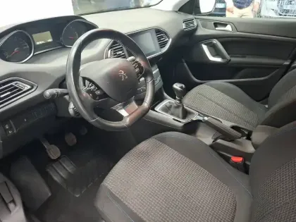 Photo 18 Peugeot 308  BlueHDi 100ch S&S BVM6