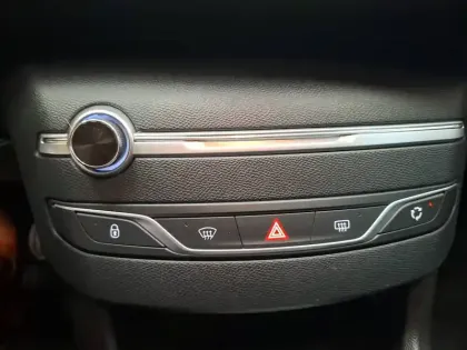 Photo 28 Peugeot 308  BlueHDi 100ch S&S BVM6