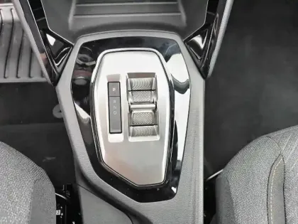 Photo 13 Peugeot 208  Hybrid 110 ch e-DCS6