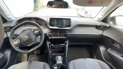Photo 10 Peugeot 208  Electrique 50 kWh 136ch