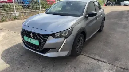 Photo 17 Peugeot 208  Electrique 50 kWh 136ch