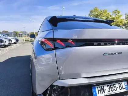 Photo 16 Peugeot 3008  Electrique 210 ch 73 kWh