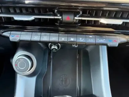 Photo 9 Alfa Romeo Tonale  1.5 Hybrid 130 ch TCT7