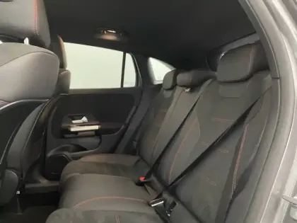 Photo 15 Mercedes GLA  250 e 8G-DCT