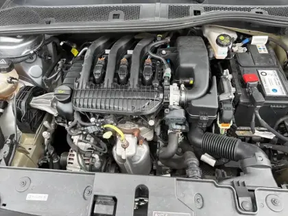 Photo 9 Peugeot 208  PureTech 75 S&S BVM5
