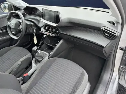 Photo 17 Peugeot 208  PureTech 75 S&S BVM5