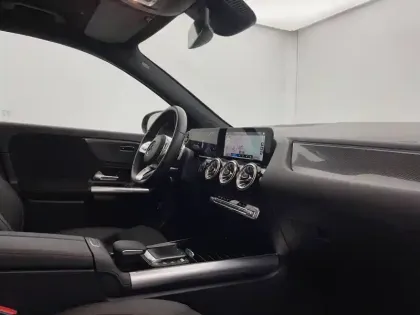 Photo 25 Mercedes GLA  200 7G-DCT