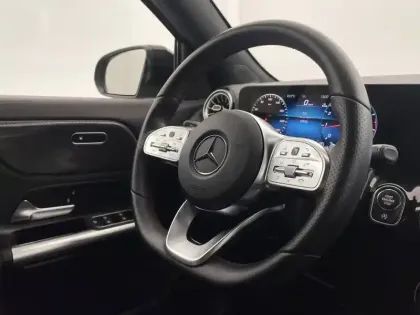 Photo 23 Mercedes GLA  200 7G-DCT