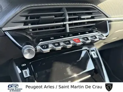 Photo 21 Peugeot 208  PureTech 100 S&S EAT8