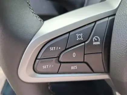 Photo 8 Dacia Duster  Hybrid 140
