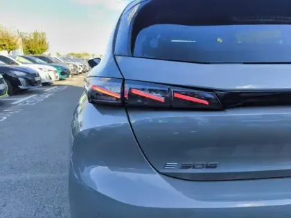 Photo 16 Peugeot 308  Electrique 55 kWh 156ch