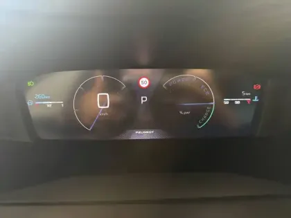 Photo 24 Peugeot 2008  Hybrid 145 ch e-DCS6