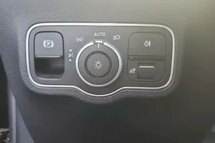 Photo 37 Mercedes GLB  200 d 8G-DCT
