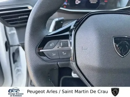 Photo 16 Peugeot 208  Hybrid 100 e-DCS6