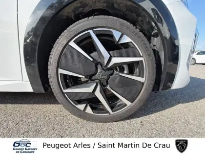 Photo 12 Peugeot 208  Hybrid 100 e-DCS6