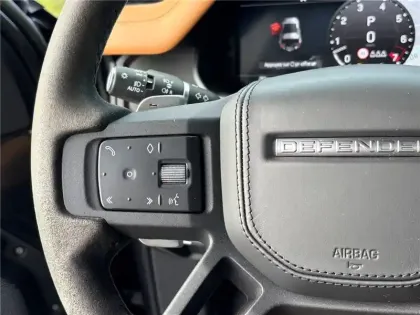 Photo 32 Land rover Defender 90 V8 P525 BVA8