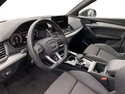 Photo 8 Audi Q5 50 TFSIe 299 S tronic 7 Quattro Black Edition