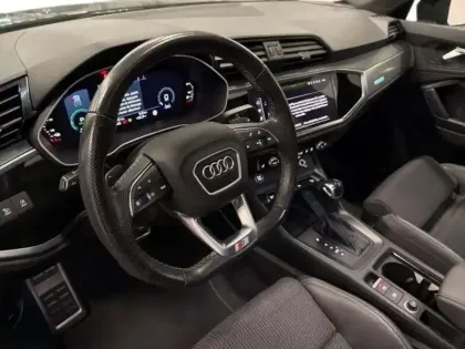 Photo 8 Audi Q3 45 TFSIe 245 ch S tronic 6 S line