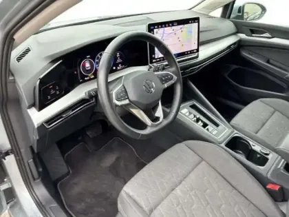 Photo 8 Volkswagen Golf 1.5 eHybrid 204 DSG6 VW Edition