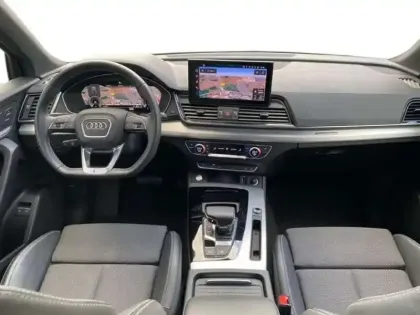 Photo 7 Audi Q5 50 TFSIe 299 S tronic 7 Quattro Black Edition