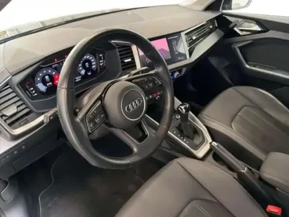 Photo 8 Audi A1 30 TFSI 110 ch S tronic 7 Design Luxe