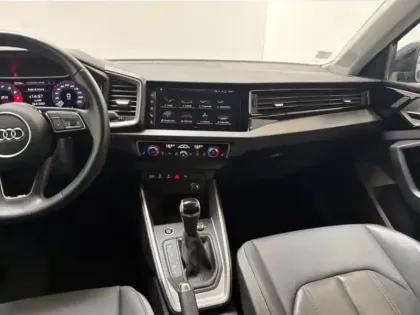 Photo 9 Audi A1 30 TFSI 110 ch S tronic 7 Design Luxe