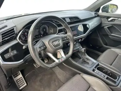 Photo 8 Audi Q3 45 TFSIe 245 ch S tronic 6 S line