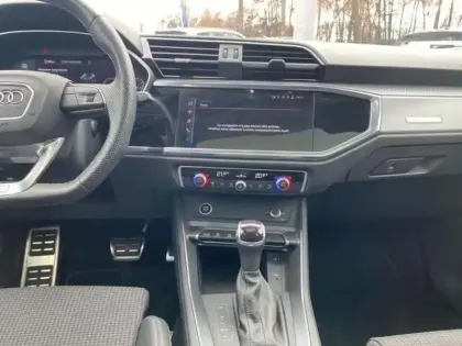 Photo 9 Audi Q3 35 TFSI 150 ch S tronic 7 S line