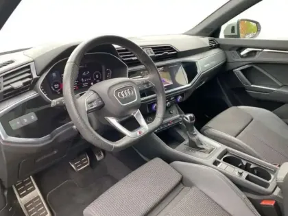 Photo 8 Audi Q3 35 TFSI 150 ch S tronic 7 S line